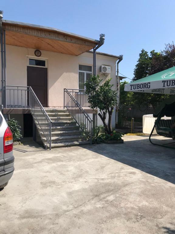 Гостевой Дом С Садом Hotel Gagra Kültér fotó