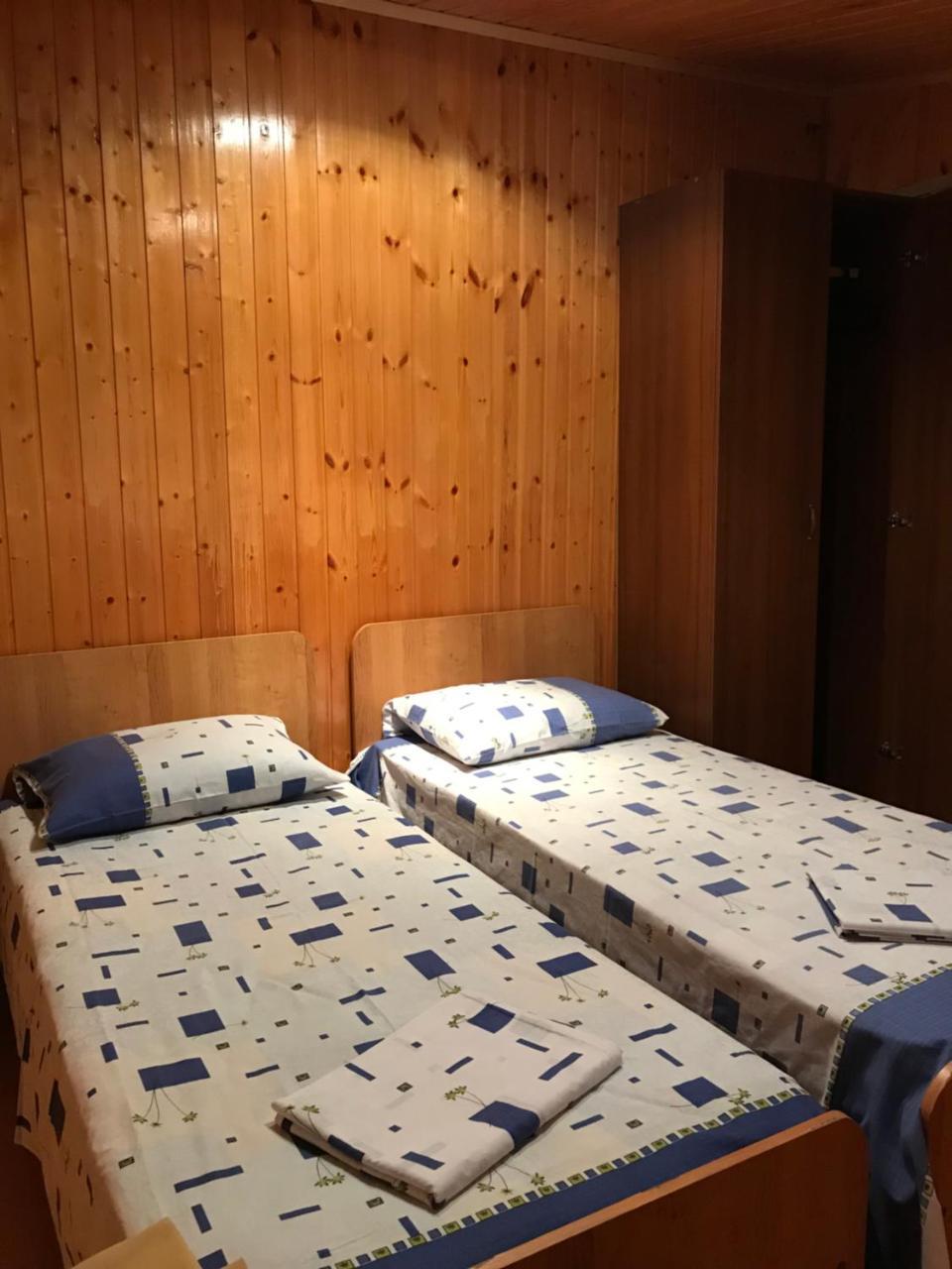 Гостевой Дом С Садом Hotel Gagra Kültér fotó